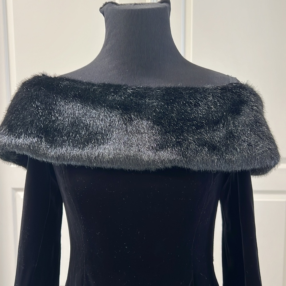 Tadashi faux fur and velvet off the shoulder vintage top size 8